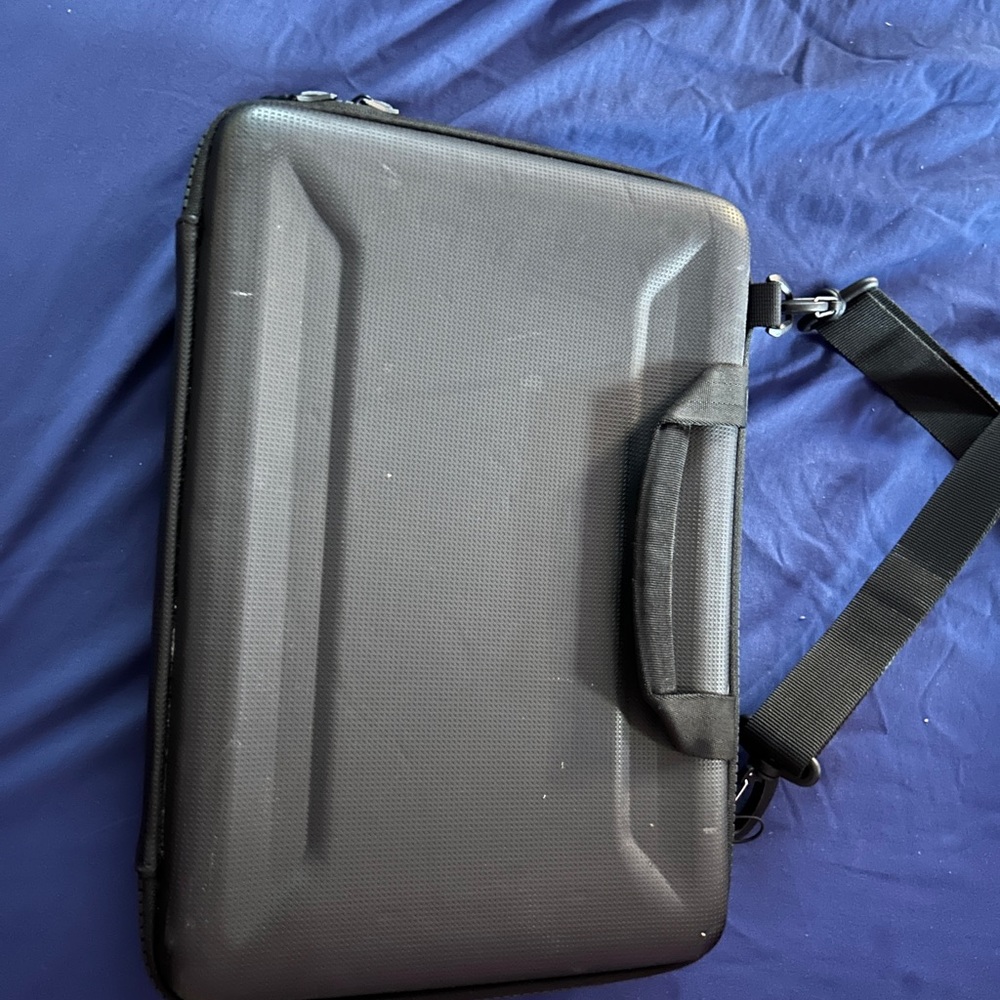 Thule computer case - Picture 2 of 3